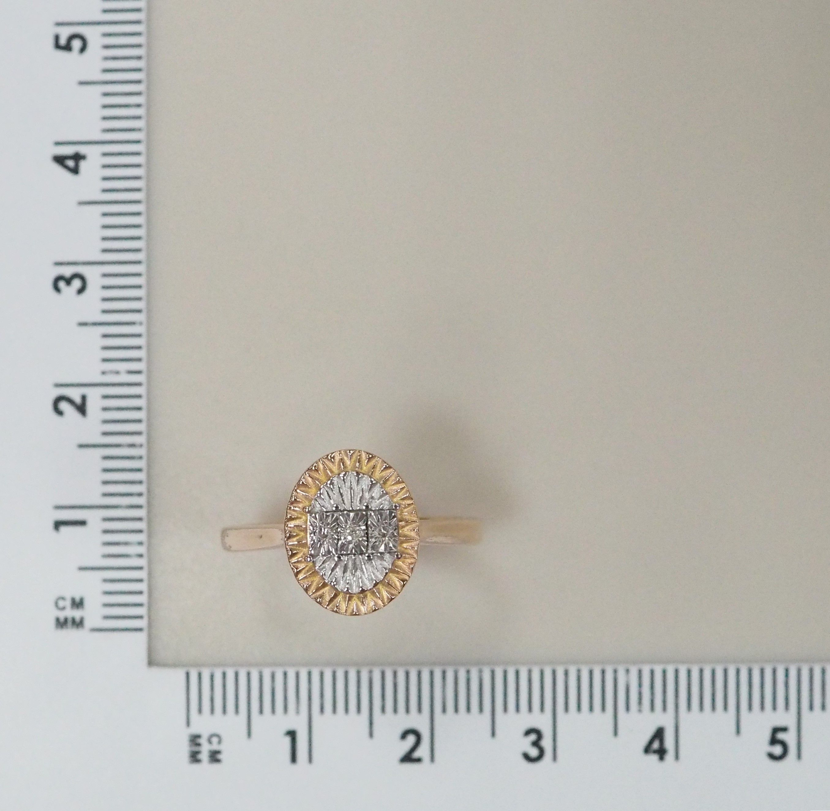 Серебряное кольцо с бриллиантом